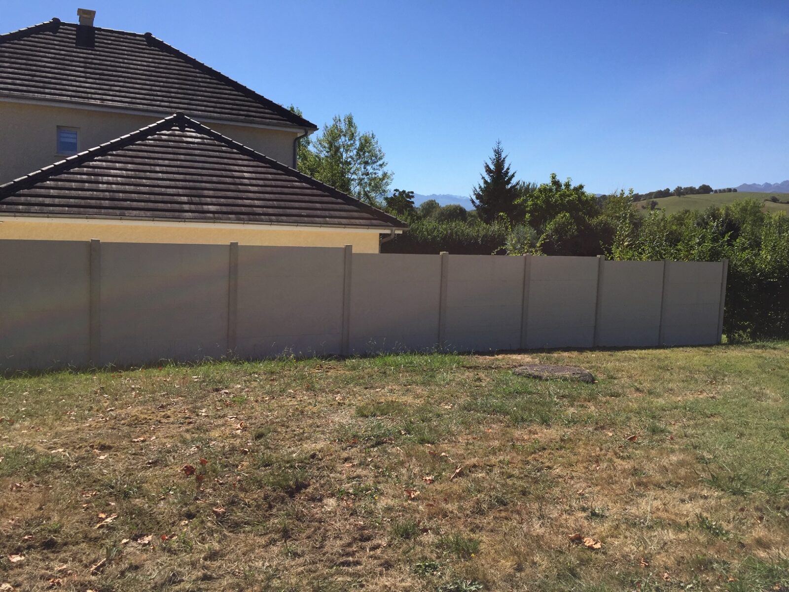 29ml_clôture_béton_lisse_HT_2m00_ton_pierre_à_Bassussarry